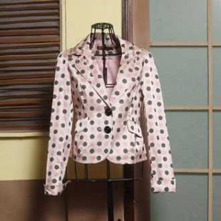 廣東虎門外貿(mào)服裝廠家直供 淘寶貨源與品牌批發(fā)優(yōu)勢解析